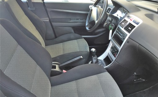Peugeot 307 1.4 90 Ch 2005 - vue 5