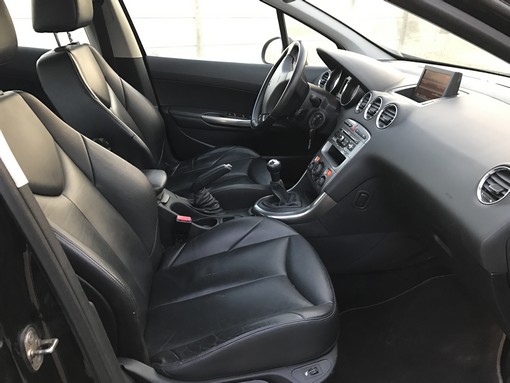 Peugeot 308 1.6 HDI 92 Ch black edition 2011 - vue 4
