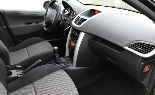 Peugeot 207 99G 2010 - vue 4