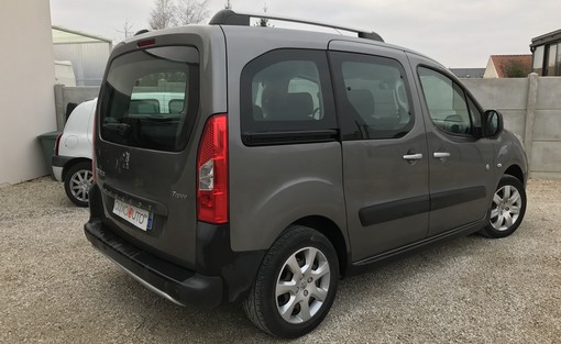 Peugeot Partner 1.6 HDI 90 outdoor 2009 - vue 2