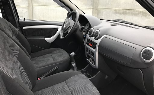 Dacia Logan Mcv 1.5 DCI 85 laureate 2010 - vue 4
