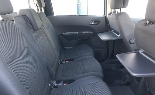 Peugeot 5008 1.6 HDI 112 Ch 7 Palces confort 2012 - vue 3