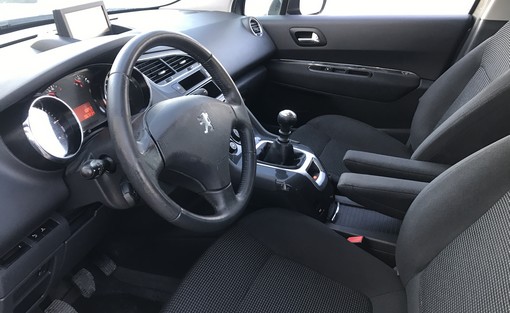 Peugeot 5008 1.6 HDI 112 Ch 7 Palces confort 2012 - vue 4