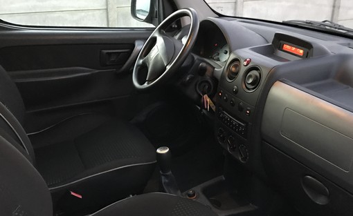 Peugeot Partner 2.0 HDI 90 2005 - vue 4