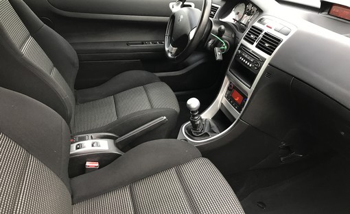 Peugeot 307 Cc 2.0 HDI 136 2008 - vue 5