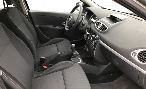 Renault Clio 1.5 DCI 90 Ch 90g 2012 - vue 4