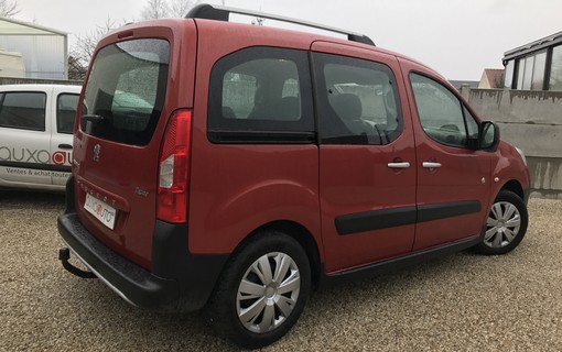 Peugeot Partner 1.6 HDI 112 outdoor 2011 - vue 2