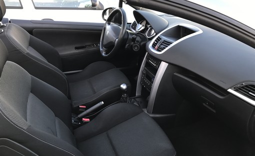 Peugeot 207 Cc 1.6 HDI 110 2009 - vue 5