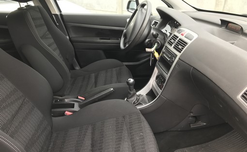 Peugeot 307 SW 1.6 HDI 90 2008 - vue 4