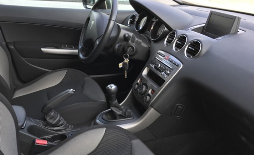 Peugeot 308 SW 1.6 HDI 92 Ch active 2011 - vue 4