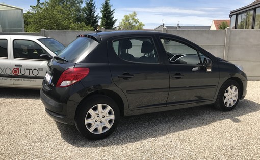 Peugeot 207 1.4 75 Ch 2010 - vue 2