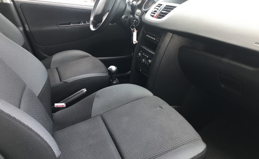 Peugeot 207 1.4 75 Ch 2010 - vue 4