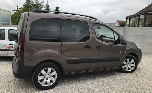 Peugeot Partner 1.6 HDI 92 outdoor 2013 - vue 2