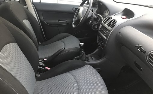 Peugeot 206 SW 1.1 xline 60ch 2005 - vue 4