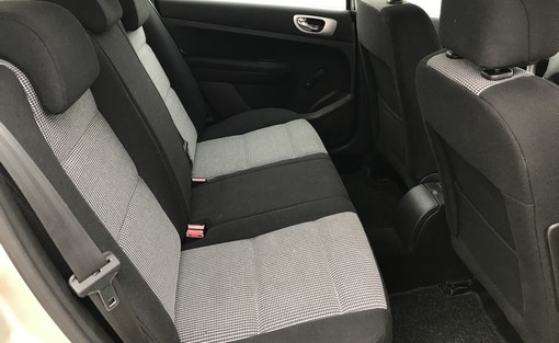 Peugeot 307 1.4 90 2006 - vue 5