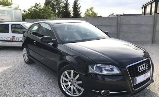 Audi A3 1.6 105 2011 - vue 3