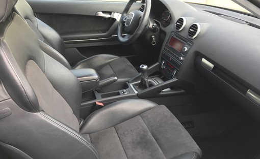Audi A3 1.6 105 2011 - vue 4