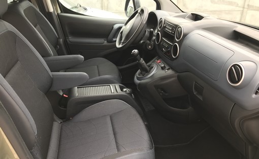 Peugeot Partner Tepee 1.6 HDI 75 2010 - vue 4
