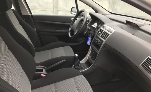 Peugeot 307 1.4 90 2005 - vue 4