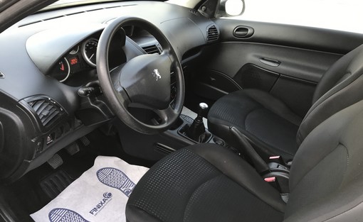 Peugeot 206+ 1.1 2009 - vue 4