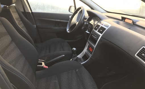 Peugeot 307 1.4 90 2007 - vue 4