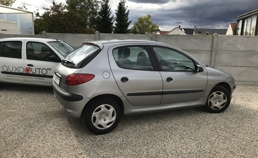 Peugeot 206 Bva 1.4 xr 2001 - vue 2