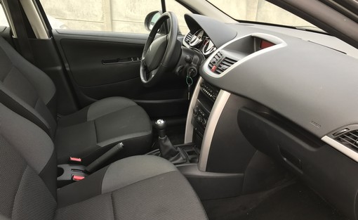 Peugeot 207 SW 1.6 HDI 92 2012 - vue 4