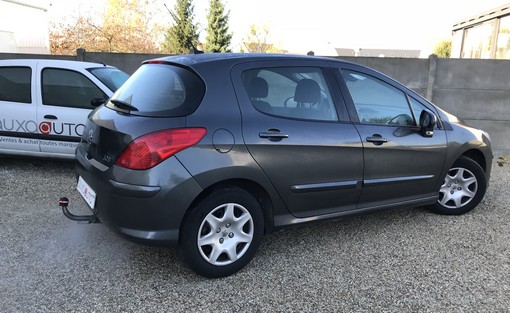 Peugeot 308 1.6 HDI 90 2009 - vue 2