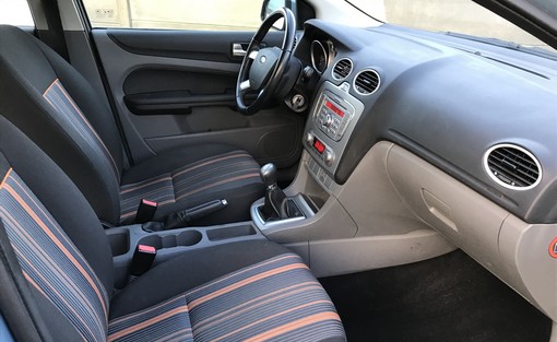 Ford Focus 1.6 TDCI 110 2008 - vue 4