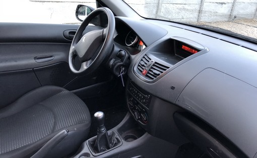 Peugeot 206+ 1.1 2012 - vue 5