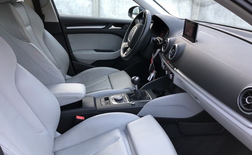 Audi A3 Sportback 2.0 TDI 136 attraction 2013 - vue 4