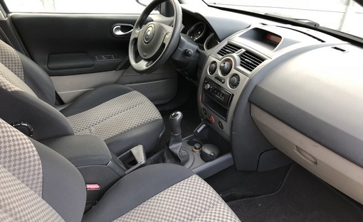 Renault Megane Estate 1.5 85 Ch 2005 - vue 3