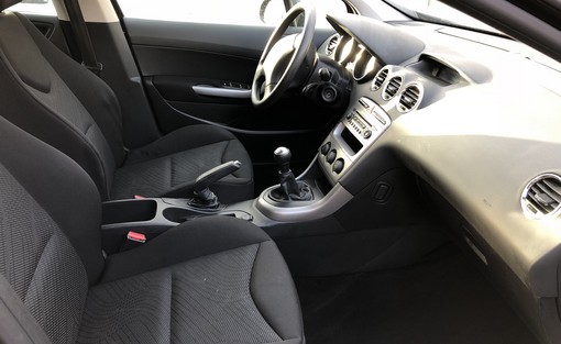 Peugeot 308 Break 1.6 HDI 92 business 2012 - vue 4