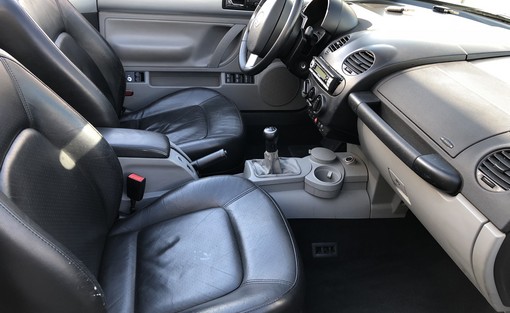 Volkswagen New Beetle 1.6 carat 2003 - vue 4