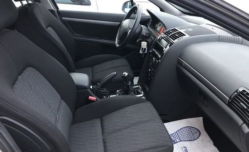 Peugeot 407 1.6 HDI 110 2010 - vue 4