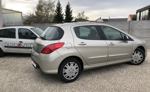 Peugeot 308 2.0 HDI Bva 2008 - vue 3