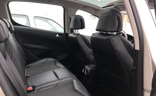 Peugeot 308 2.0 HDI Bva 2008 - vue 5