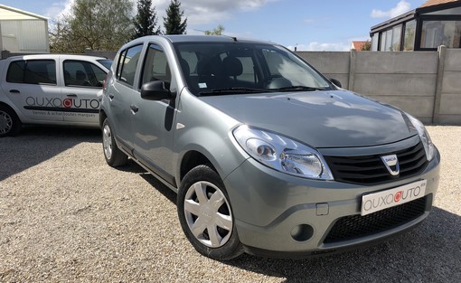 Dacia Sandero 1.5 DCI 75 2010 - vue 3