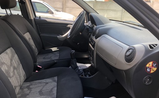 Dacia Sandero 1.5 DCI 75 2010 - vue 4