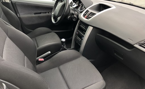 Peugeot 207 SW 1.6 HDI 92 2009 - vue 4