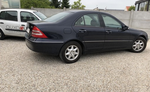 Mercedes-Benz Classe C220 elegance 2004 - vue 3