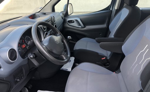 Peugeot Partner 1.6 HDI 75 2012 - vue 4