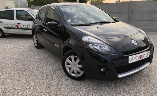 Renault Clio 3 1.5 DCI 75 2011 - vue 3
