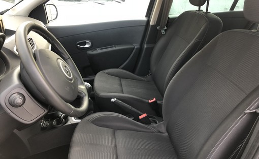 Renault Clio 3 1.5 DCI 75 2011 - vue 5