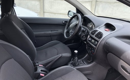 Peugeot 206 1.4 HDI trendy 2009 - vue 4