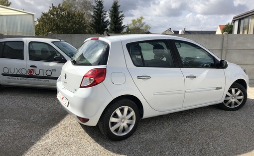 Renault Clio 3 1.5 DCI 75 2012 - vue 2