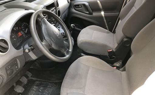Peugeot Partner 1.6 HDI 75 2012 - vue 4