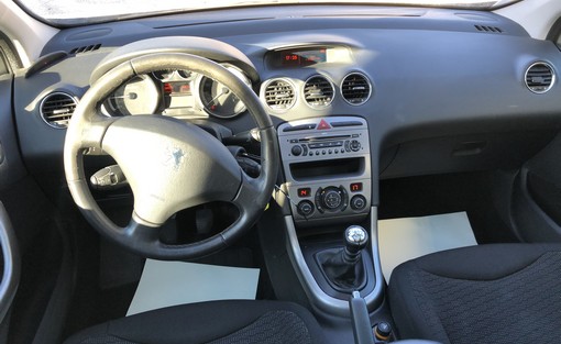 Peugeot 308 SW 1.6 110 2008 - vue 6
