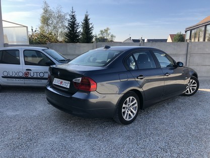 BMW 318D E90 2006 - vue 2