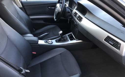 BMW 318D E90 2006 - vue 4
